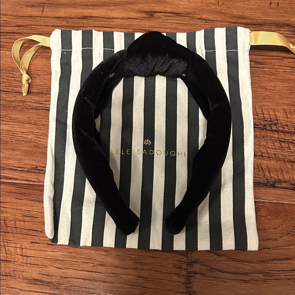 Lele Sadoughi Luxe Black Velvet Headband